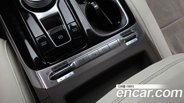 Kia Canival 2023 — photo 32