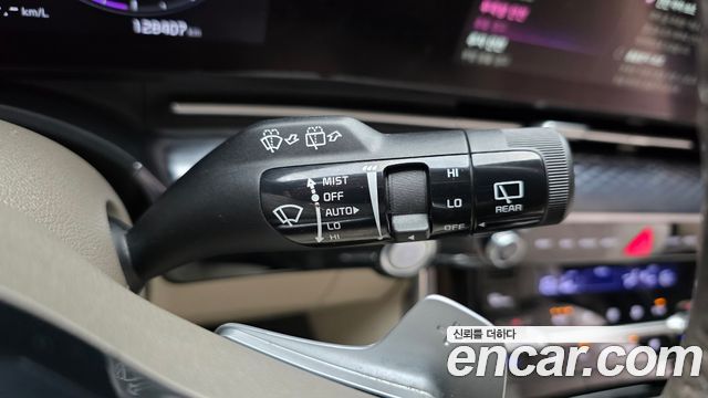 Kia Canival 2023 — photo 35