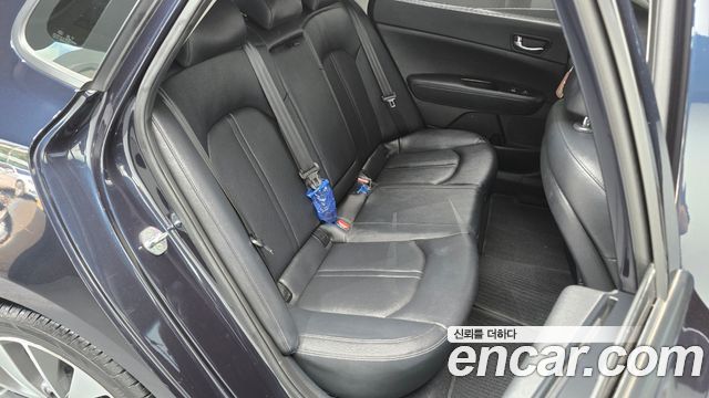 Kia K5 2016 — photo 17