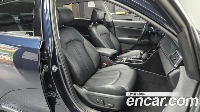 Kia K5 2016 — photo 18