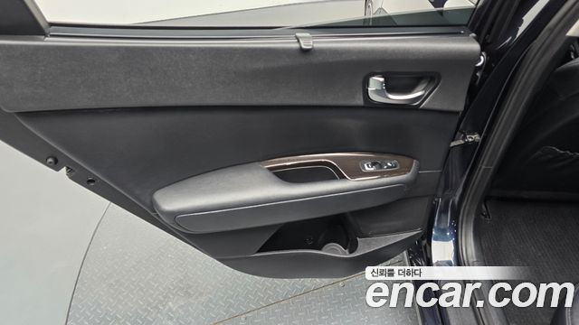 Kia K5 2016 — photo 15