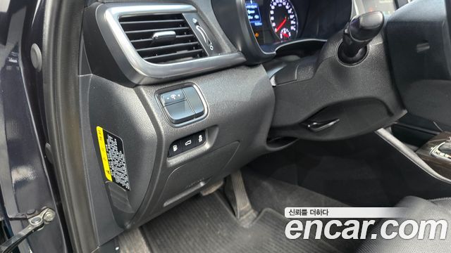 Kia K5 2016 — photo 27