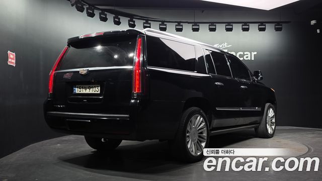 Cadillac Escalade 2017 — photo 2