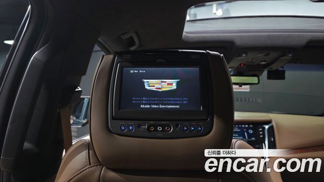 Cadillac Escalade 2017 — photo 13