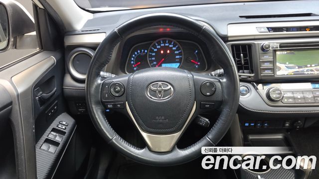 Toyota RAV4 2015 — photo 18