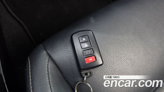 Toyota RAV4 2015 — photo 24
