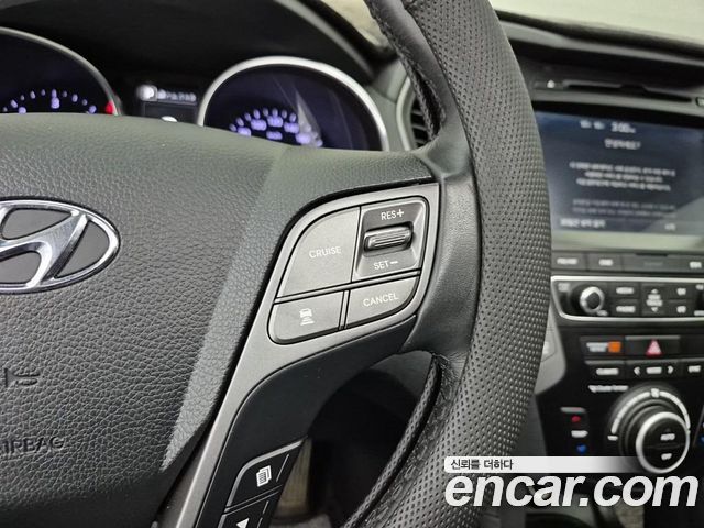 Hyundai Santafe 2016 — photo 16