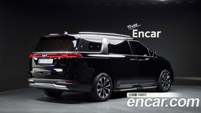 Kia Canival 2022 — photo 2