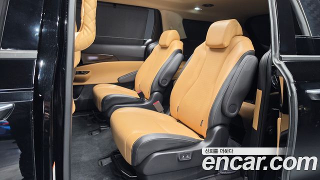 Kia Canival 2022 — photo 16