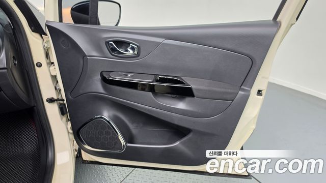 Renault Korea QM3 2015 — photo 14