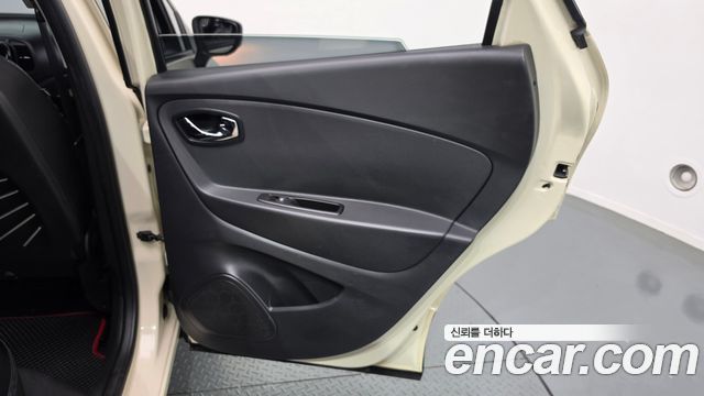 Renault Korea QM3 2015 — photo 15