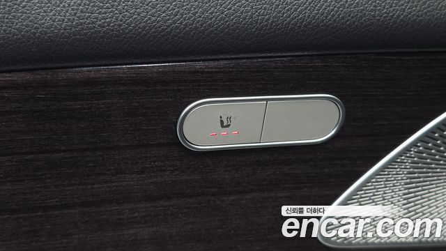 Mercedes-Benz GLE-Class 2021 — photo 18