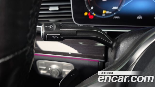Mercedes-Benz GLE-Class 2021 — photo 29