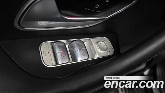 Mercedes-Benz GLE-Class 2021 — photo 30