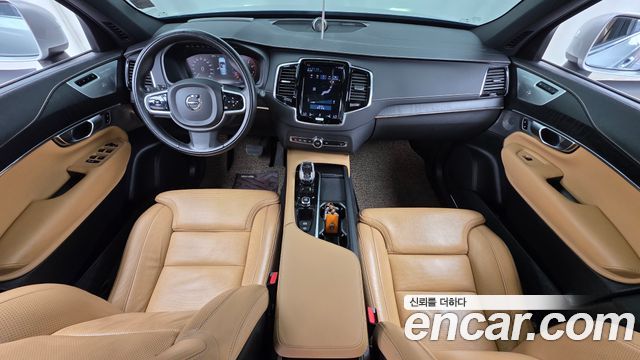 Volvo XC90 2022 — photo 10