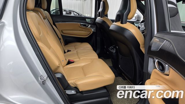 Volvo XC90 2022 — photo 17