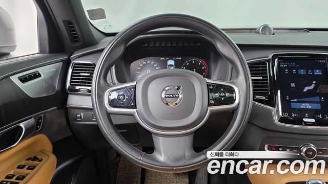 Volvo XC90 2022 — photo 18