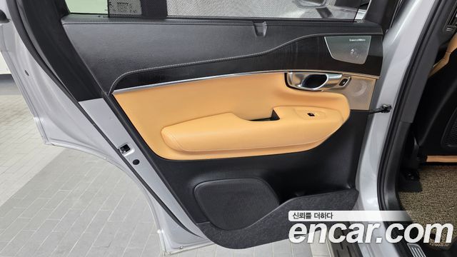 Volvo XC90 2022 — photo 15