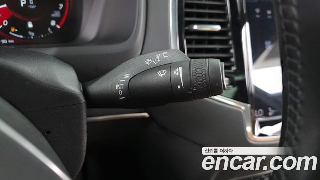 Volvo XC90 2022 — photo 27