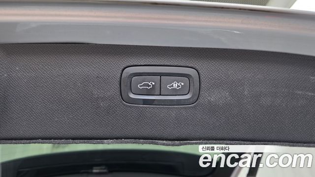 Volvo XC90 2022 — photo 30
