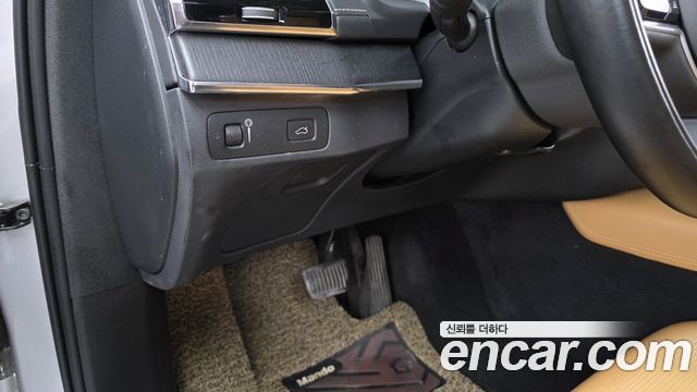 Volvo XC90 2022 — photo 35
