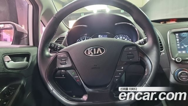 Kia K3 2017 — photo 11