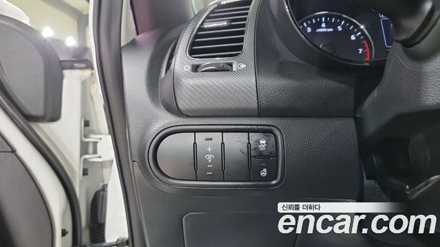 Kia K3 2017 — photo 16
