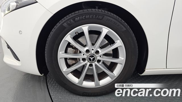 Mercedes-Benz A-Class 2020 — photo 5