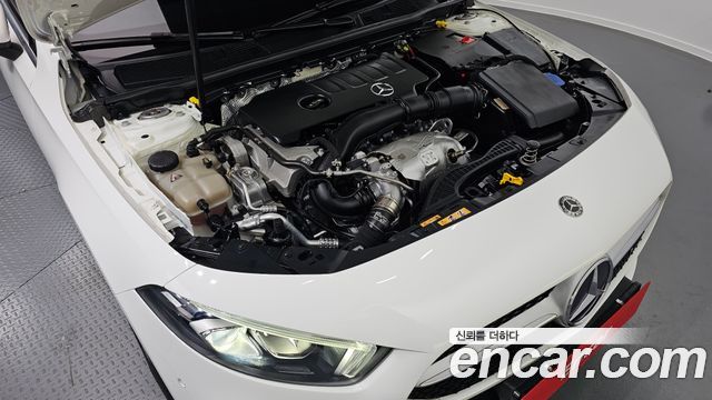 Mercedes-Benz A-Class 2020 — photo 6