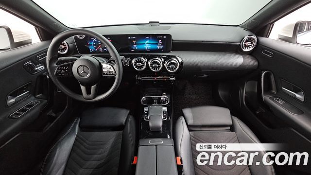 Mercedes-Benz A-Class 2020 — photo 10