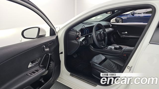 Mercedes-Benz A-Class 2020 — photo 13