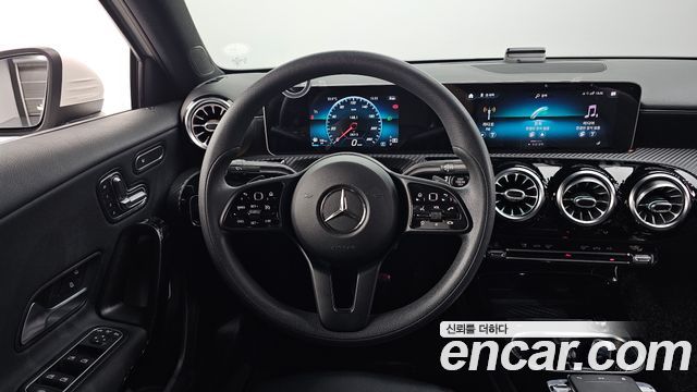 Mercedes-Benz A-Class 2020 — photo 19