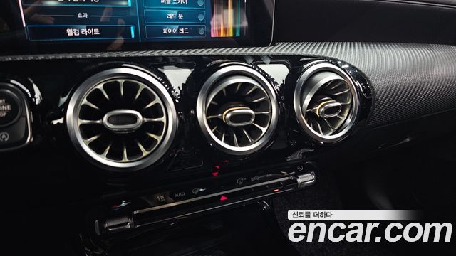 Mercedes-Benz A-Class 2020 — photo 22