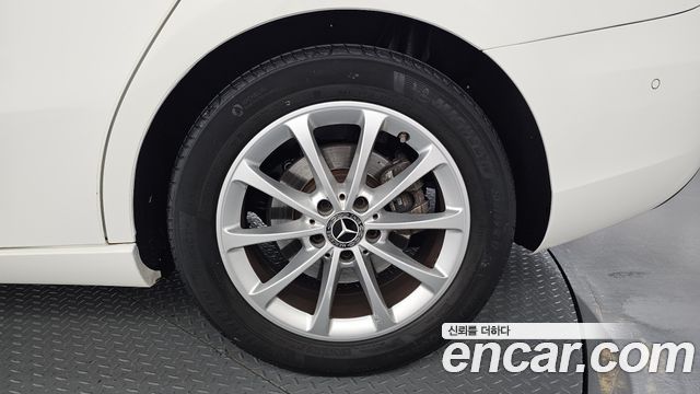 Mercedes-Benz A-Class 2020 — photo 7
