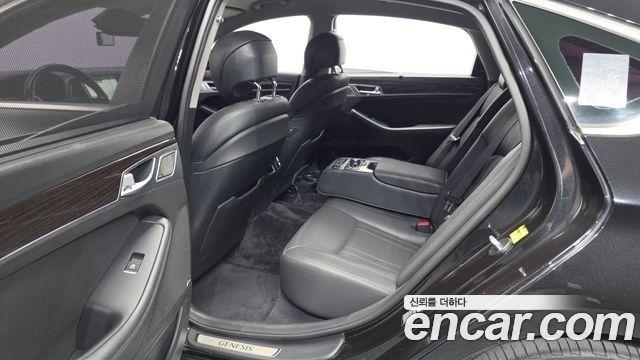 Genesis G80 2018 — photo 18