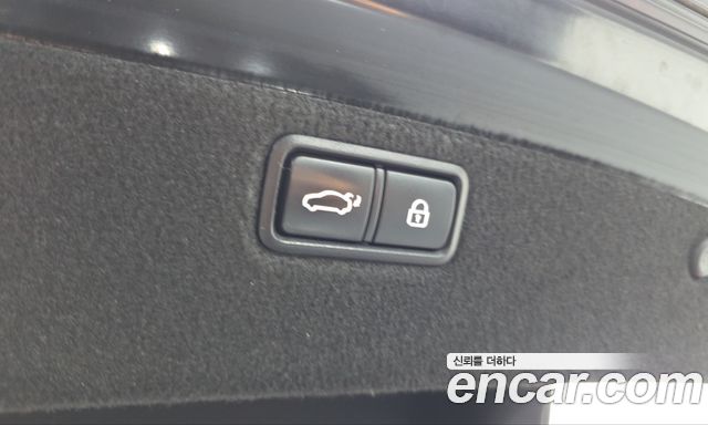 Genesis G80 2018 — photo 22