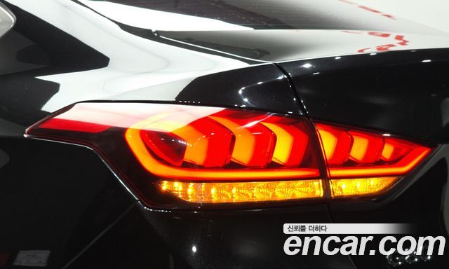 Genesis G80 2018 — photo 9