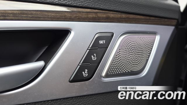 Genesis G80 2018 — photo 32