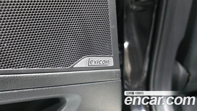 Genesis G80 2018 — photo 33