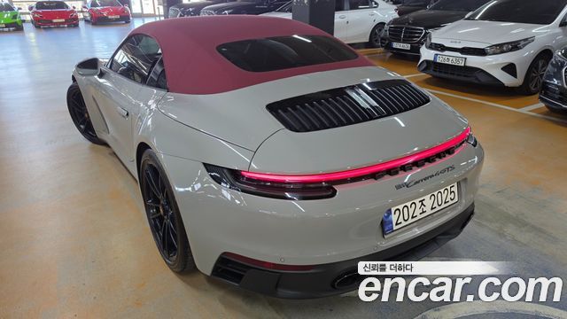 Porsche 911 2023 — photo 2