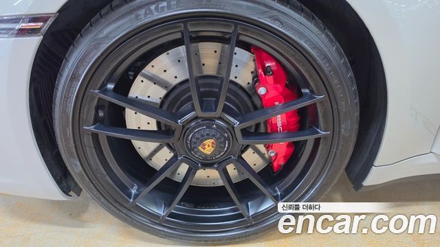Porsche 911 2023 — photo 7