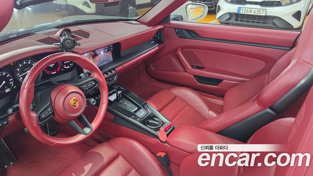 Porsche 911 2023 — photo 8