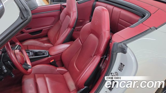 Porsche 911 2023 — photo 11