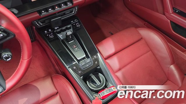 Porsche 911 2023 — photo 12