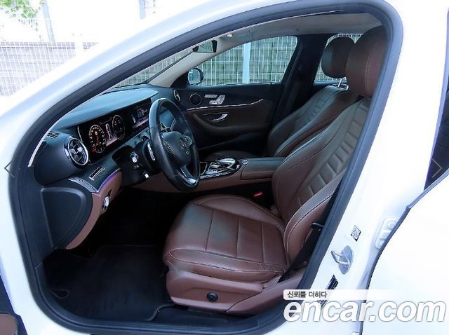 Mercedes-Benz E-Class 2017 — photo 5
