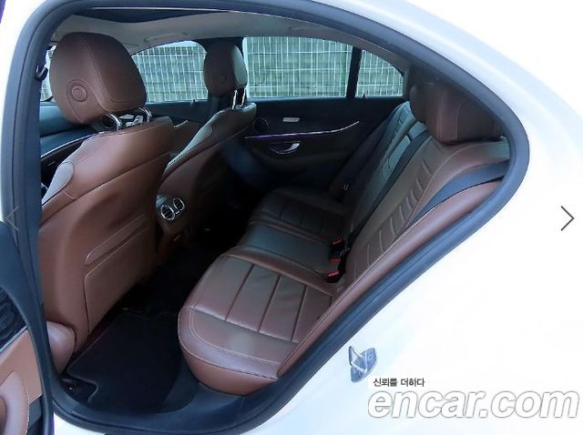Mercedes-Benz E-Class 2017 — photo 6