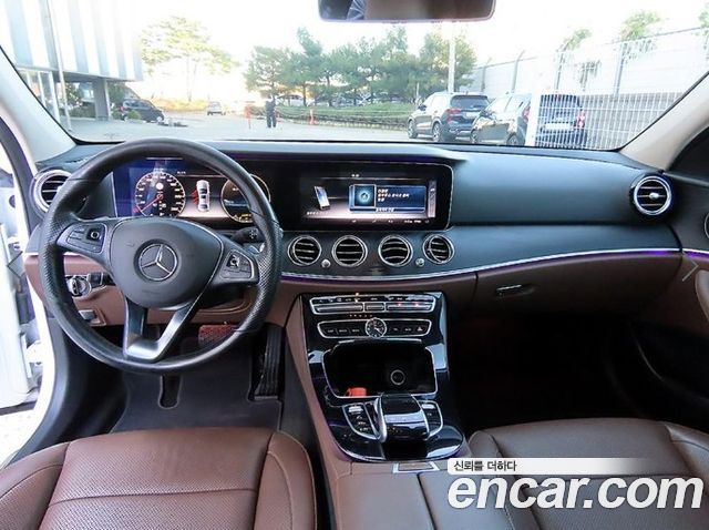 Mercedes-Benz E-Class 2017 — photo 7