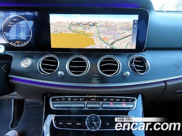 Mercedes-Benz E-Class 2017 — photo 13