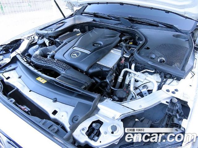 Mercedes-Benz E-Class 2017 — photo 19