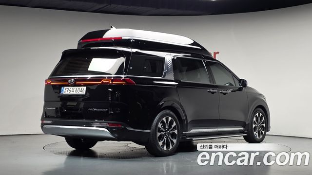 Kia Canival 2021 — photo 2